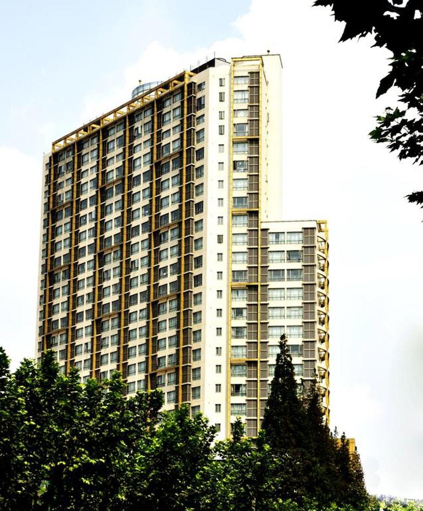 Kingtown Hotel Hongqiao Shanghai Exterior photo