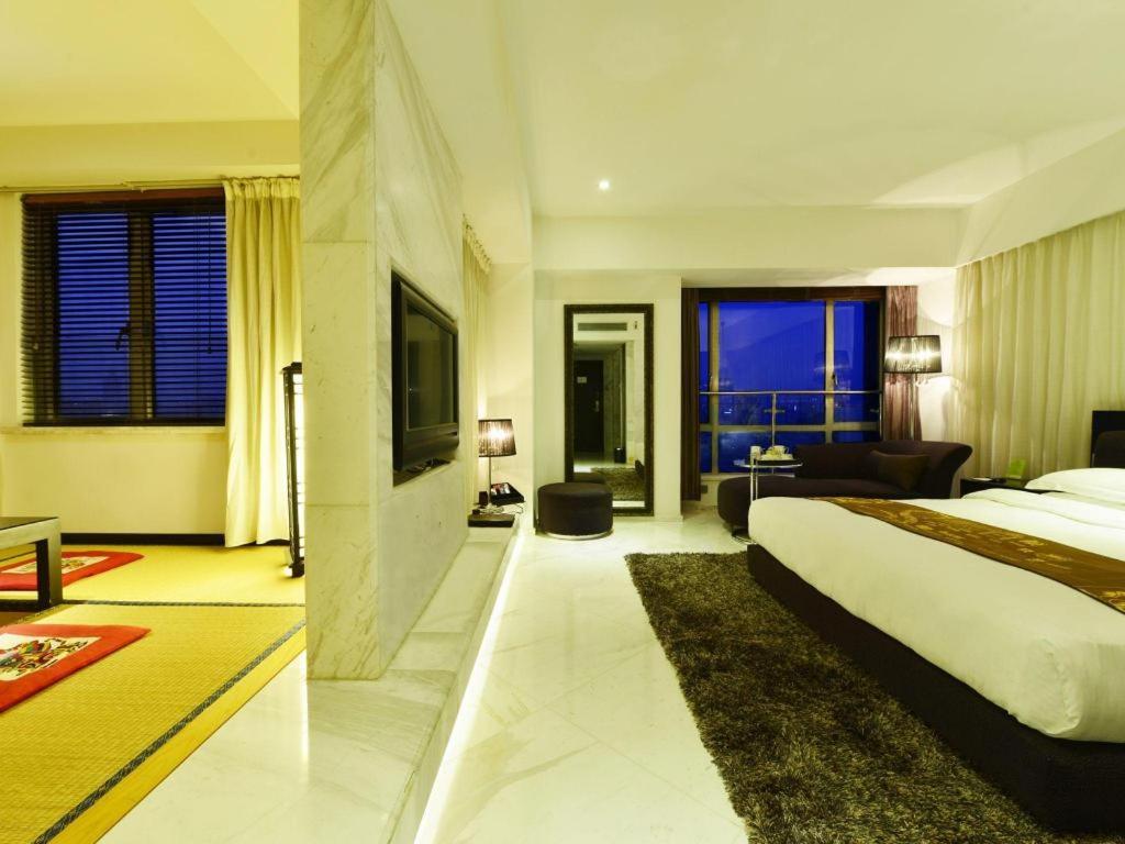 Kingtown Hotel Hongqiao Shanghai Exterior photo